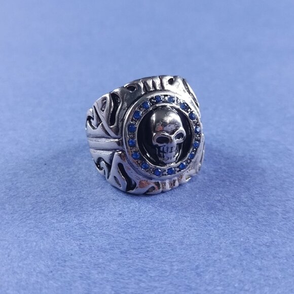 ππ Blue Diamond Studded Gothic Skull Ring β Size 10 - Picture 1 of 4